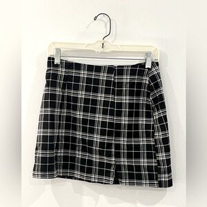 Mini black and white plaid skirt